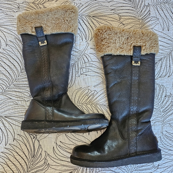 VGUC Ugg Locarno Leather Boots Tall Size 7 Black 5191 Shearling